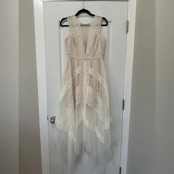 BCBGMaxAzria | Dresses | Bcbg Maxazria Andi Asymmetric Lace Tulle Maxi Dress  | Poshmark